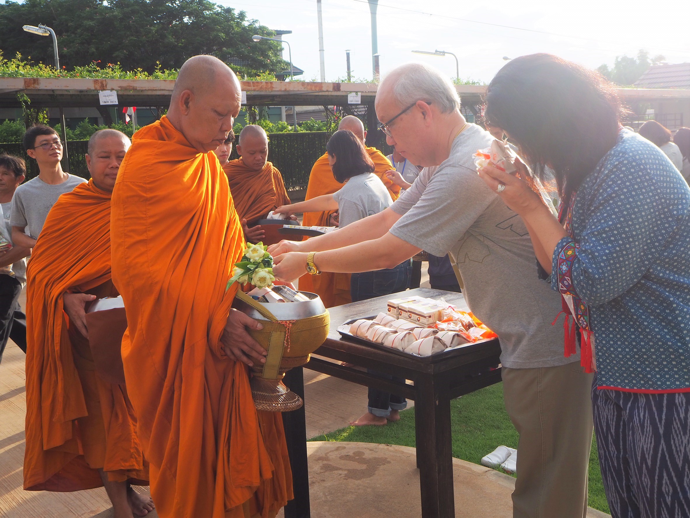 โรงงานหลวงอาหารสำเร็จรูปทั้ง ๓ แห่ง ทำบุญวันครบรอบก่อตั้งบริษัทฯ ๒๖ ปี