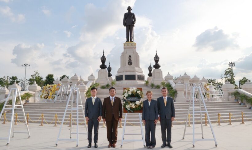 “ดอยคำ” ทำบุญตักบาตร บำเพ็ญประโยชน์ ถวายเป็นพระราชกุศล เนื่องในวันนวมินทรมหาราช วันคล้ายวันสวรรคต ล้นเกล้าฯ รัชกาลที่ 9