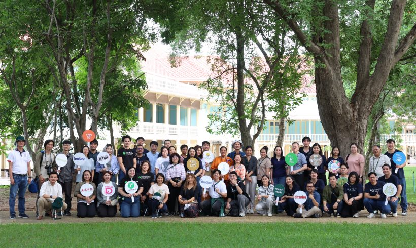 ดอยคำ จัดกิจกรรมปลูกต้นไม้ของสังคมพืชในระบบนิเวศสันดอนทรายชายฝั่ง ณ พระราชนิเวศน์มฤคทายวัน จังหวัดเพชรบุรี